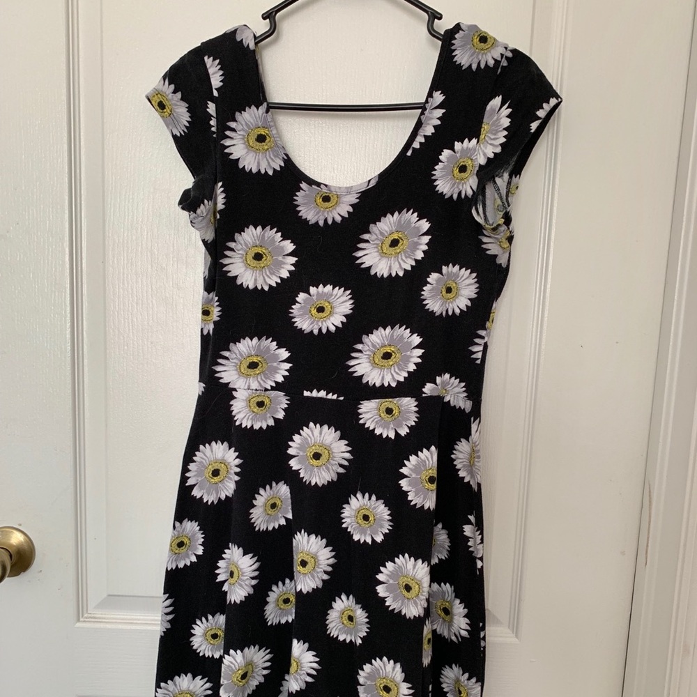 SOLD 90s daisy skater fit and flare dress XL